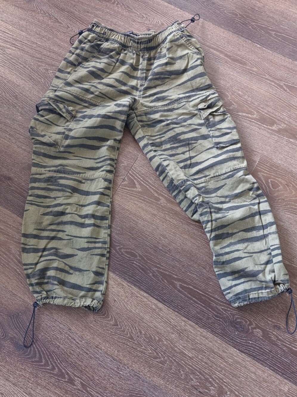 Forever 21 Tiger Stripe Camo Cargo Pants Green Black Joggers Drawstring Size M
